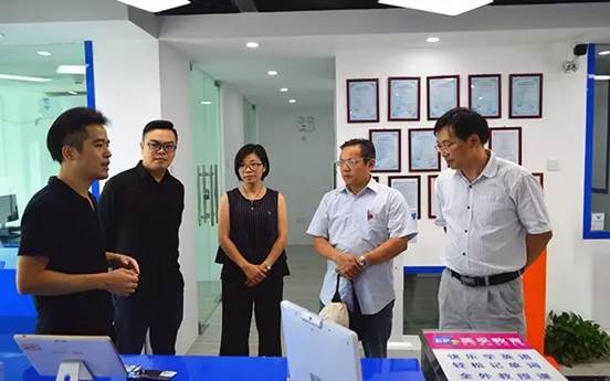 http://portal.gzhu.edu.cn/image/image_gallery?uuid=906e003c-39ec-416f-839c-75b21a28340d&groupId=26297&t=1501420098430