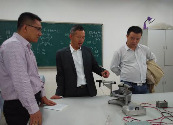 http://portal.gzhu.edu.cn/image/image_gallery?uuid=df5ab2cb-9e54-4673-bbad-6f056d411c7d&groupId=26297&t=1478131751480